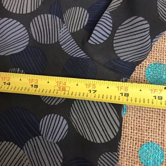 Mossimo Shirt Size M Medium - Blue Circles Geometric Long Sleeve Top - Picture 4 of 8